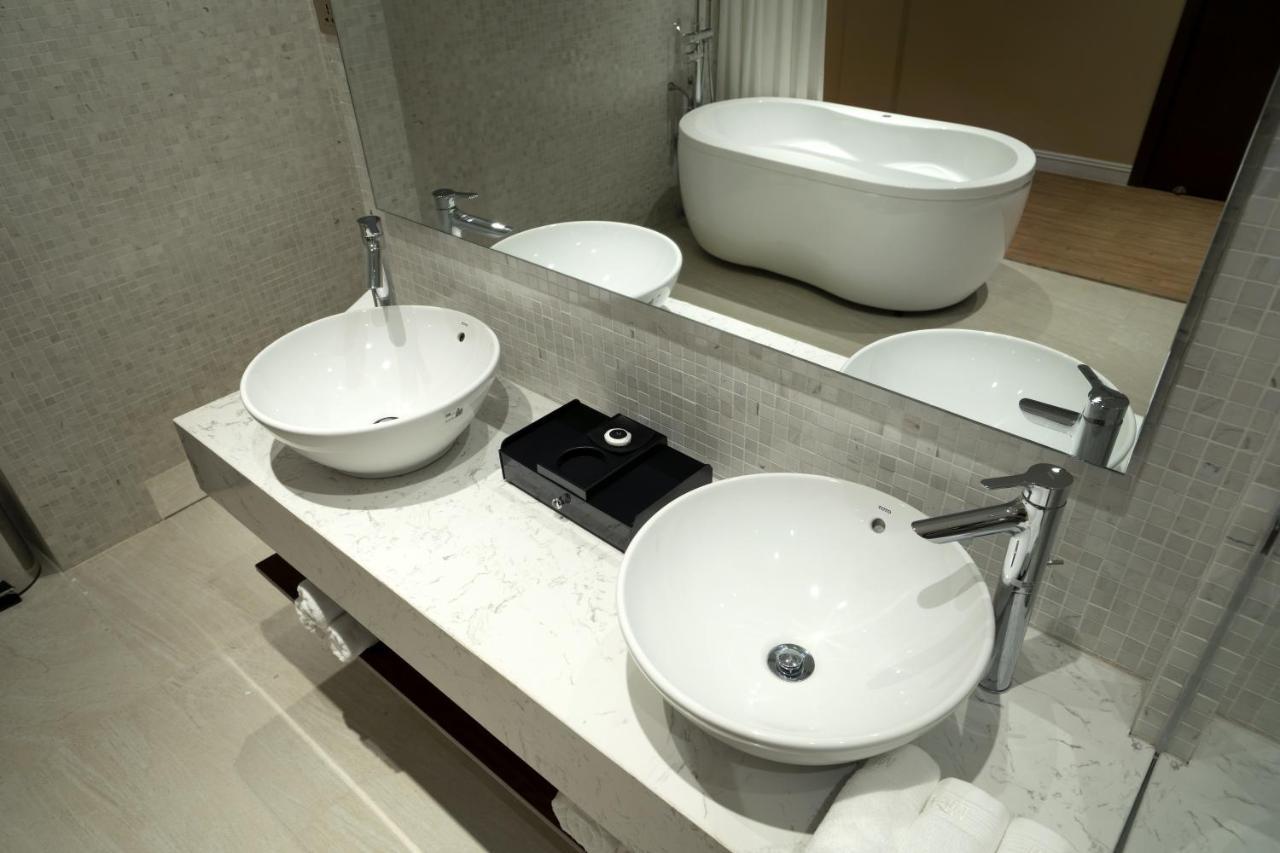 Millennium Hue Hotel Bagian luar foto