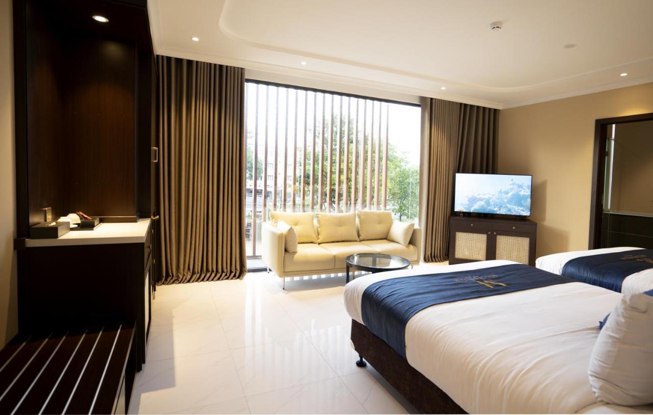Millennium Hue Hotel Bagian luar foto
