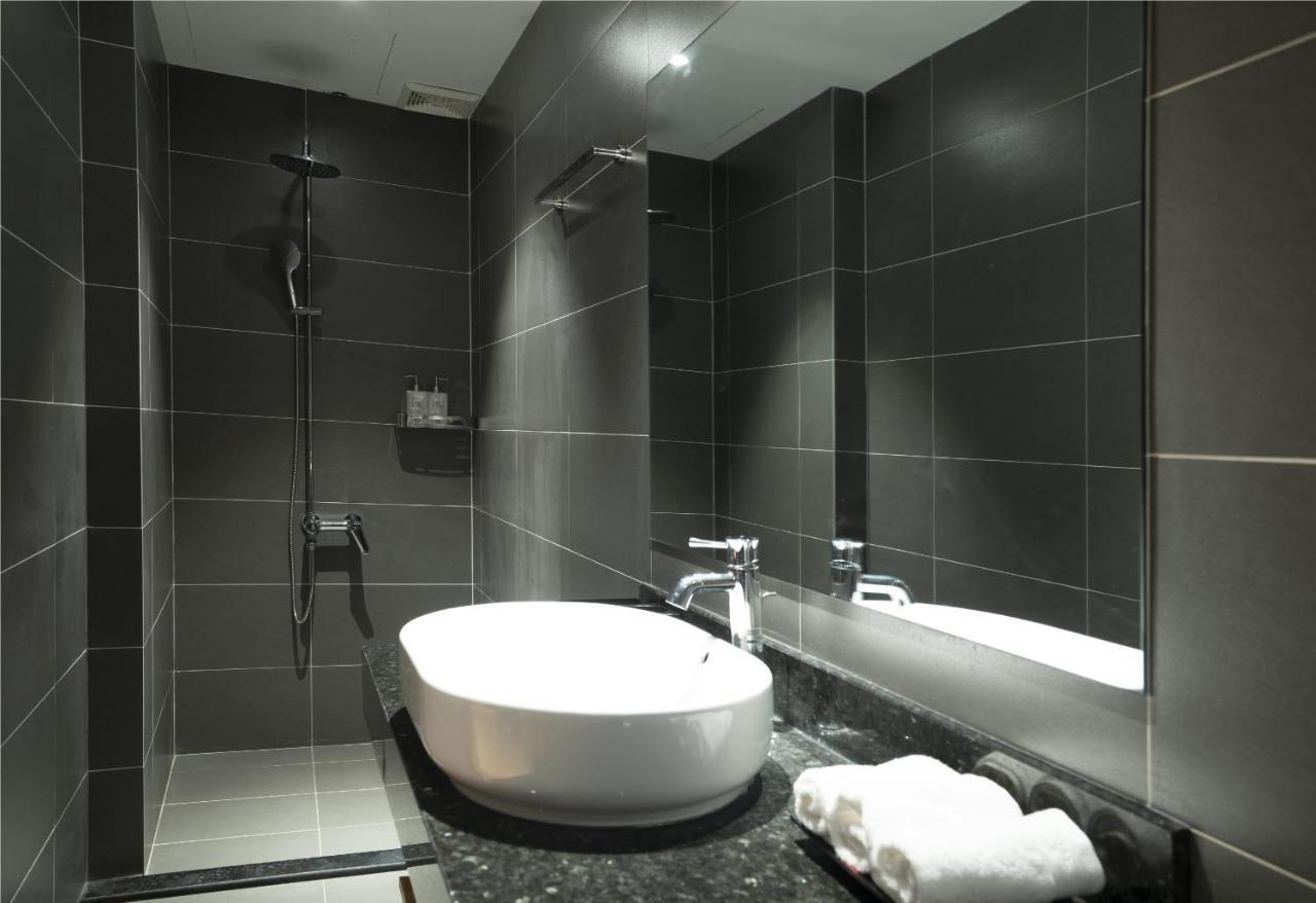 Millennium Hue Hotel Bagian luar foto